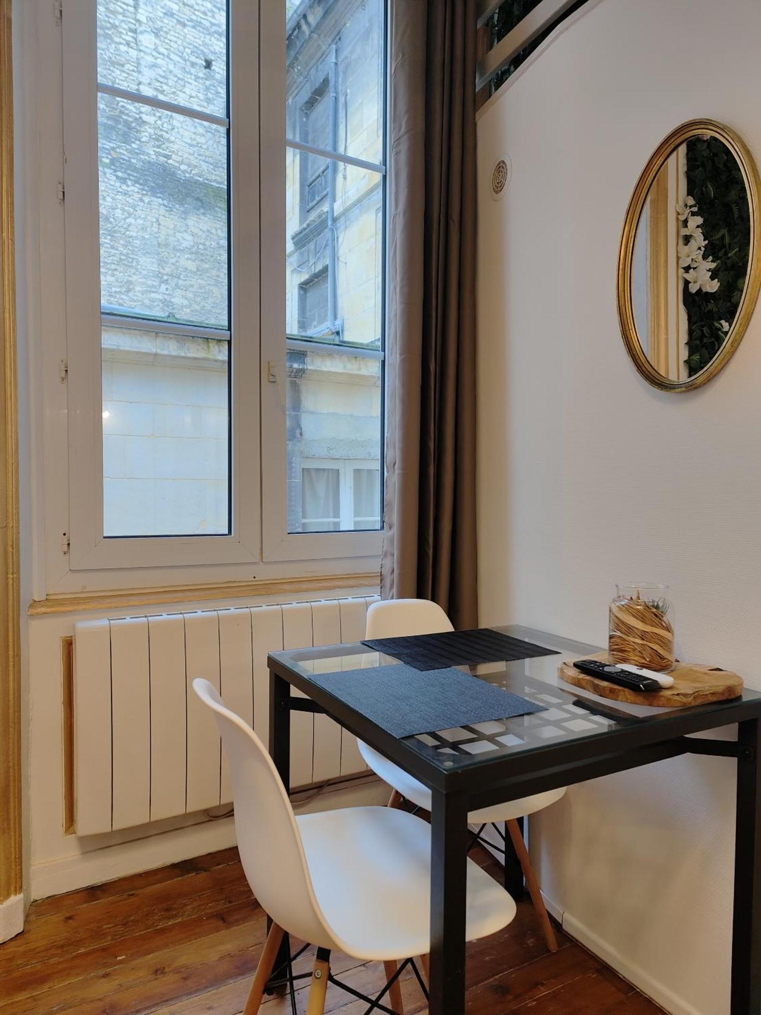 Studio Lumineux Et Fleuri Idealement Situe Daire Caen Dış mekan fotoğraf